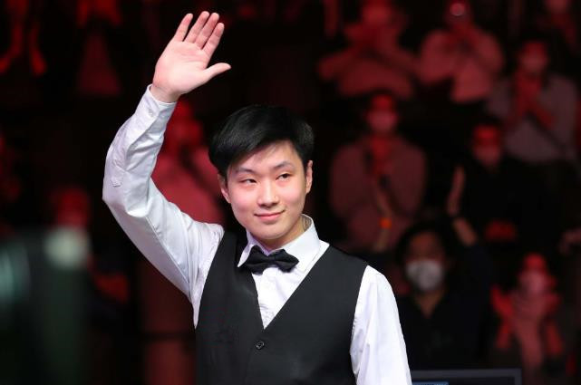 他多次在采 他多次在采